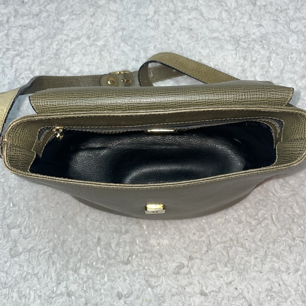 Fendi Vintage Italian Leather & Suede Flap Crossbody Shoulder Bag in Olive Green - Picture 13 of 17